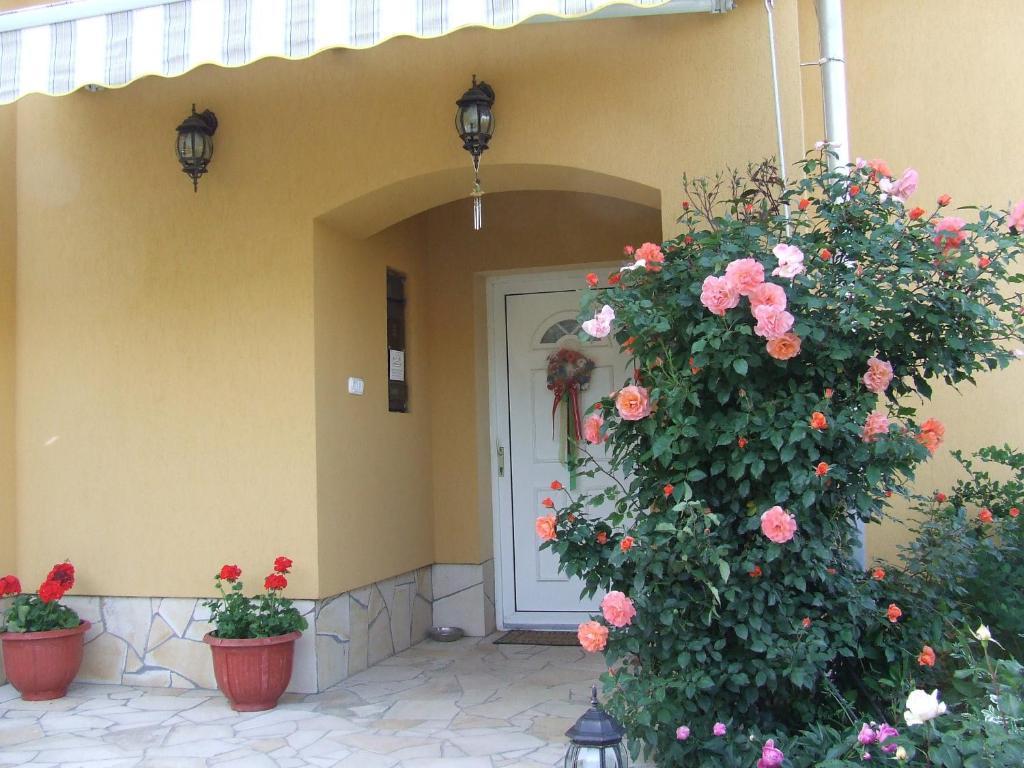 Abbázia Apartman Apartamento Eger Exterior foto